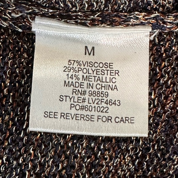 ✨ Olive & Oak Glittery Silver Top (M) ✨ - Picture 8 of 12